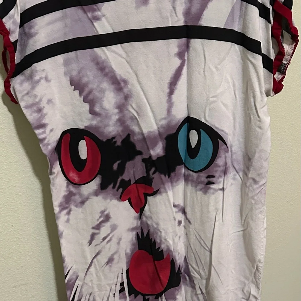 Xhilaration White Tie-Dye Cat Face Shirt with Red & Blue Eyes